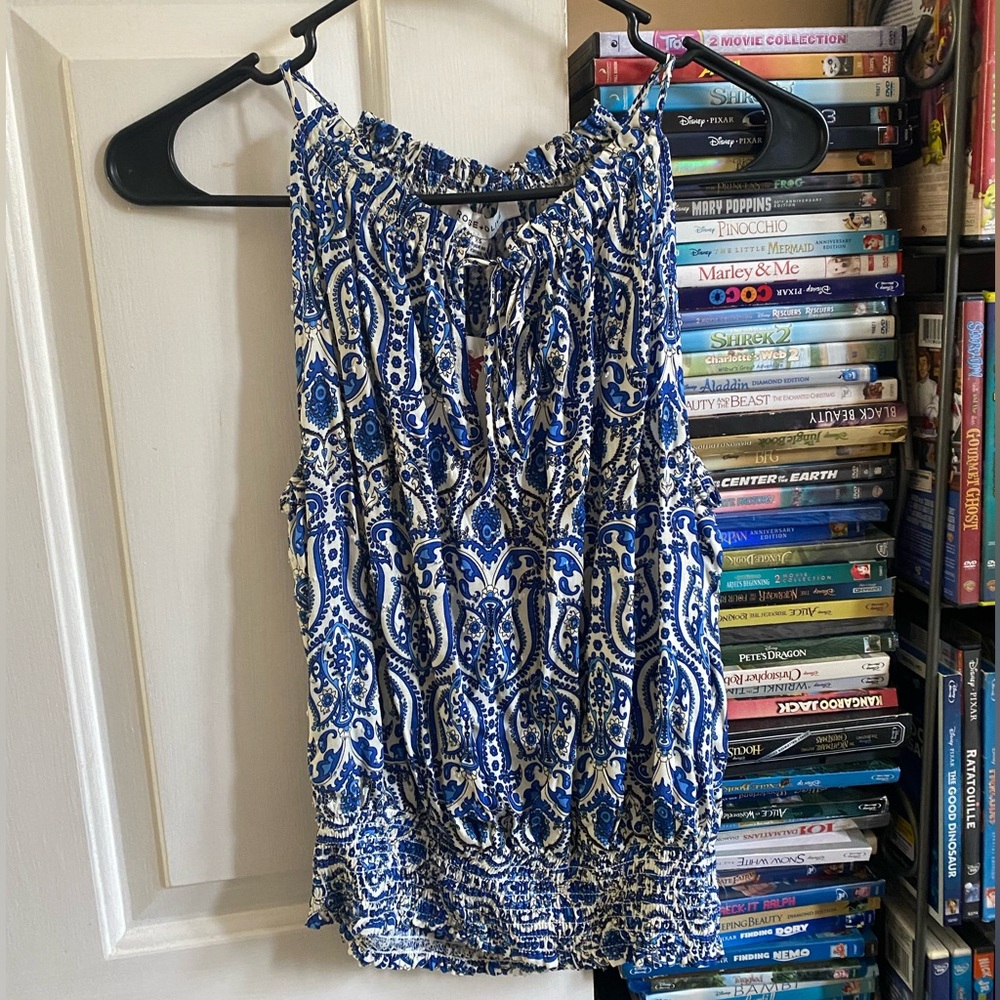 Women’s XS sleeveless shirt